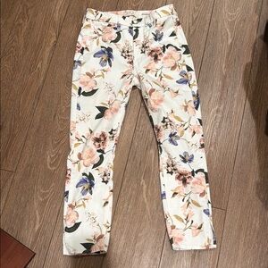 7 For All Mankind White Floral Capris
